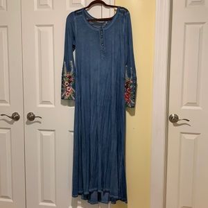 Gorgeous Soft Surroundings Chambray Maxi Dress- M